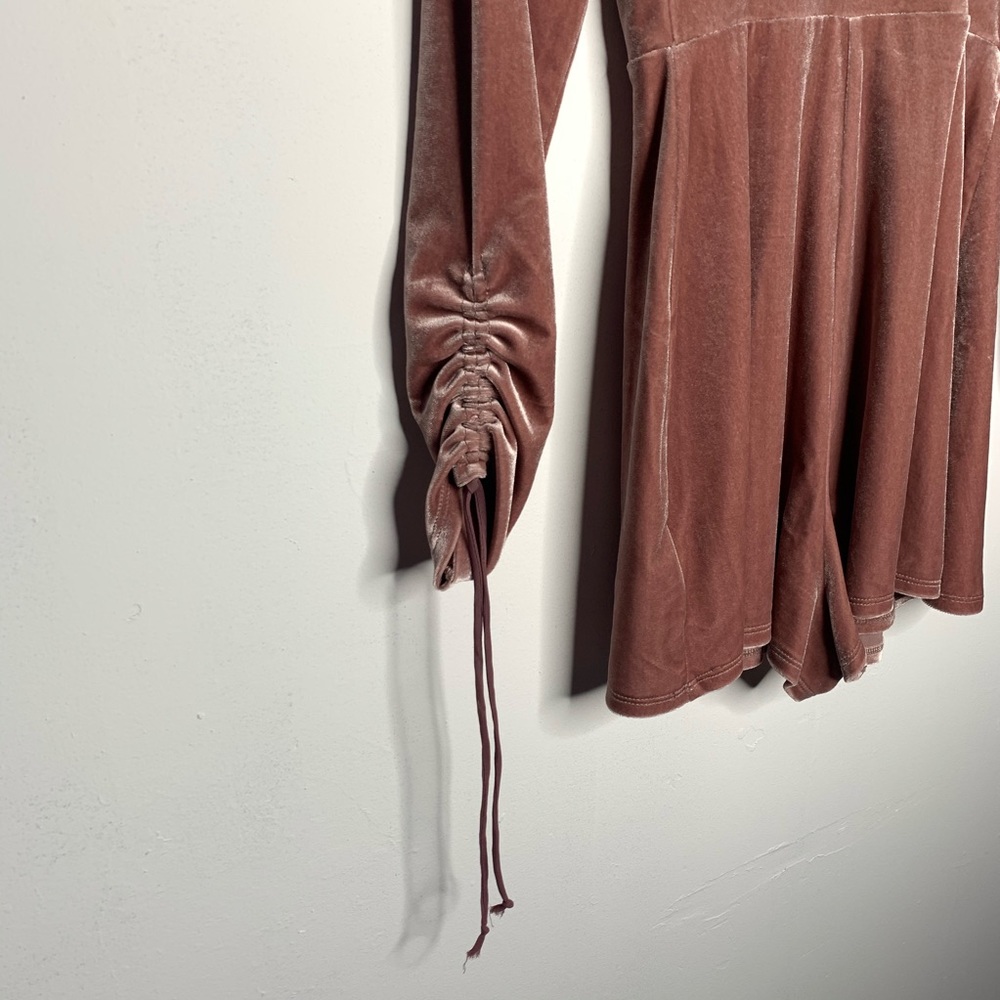 UO Urban outfitters blush velvet wrap romper - Picture 6 of 8
